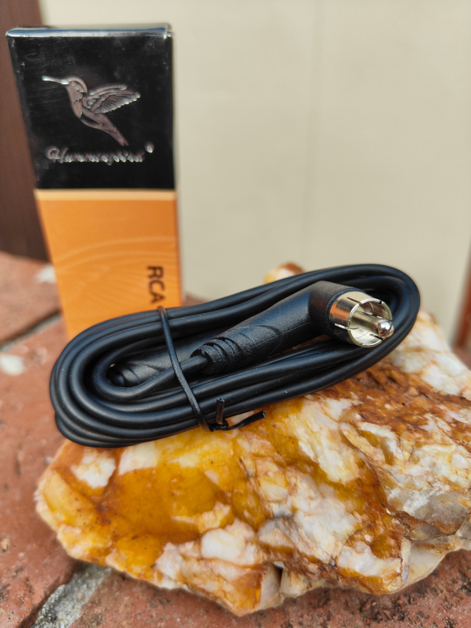 HUMMINGBIRD ANGLED RCA CABLE